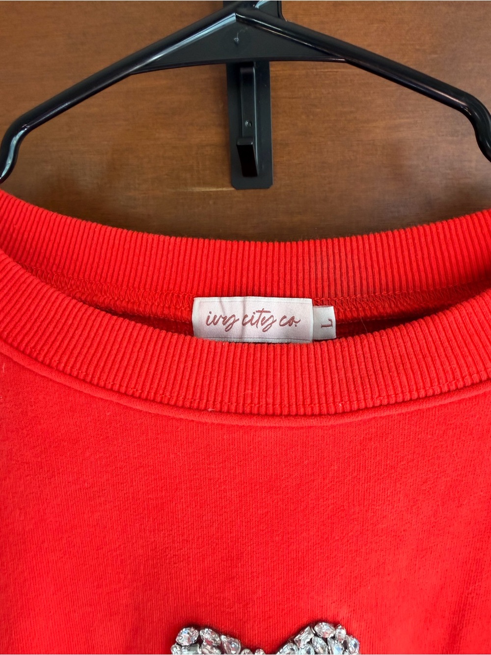 IVY CITY CO RED PULLOVER WITH RHINESTONE BOWS ❤️ - Picture 3 of 6